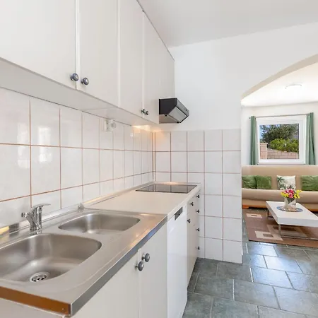 דירה Maya S Mit Terrasse By Interhome