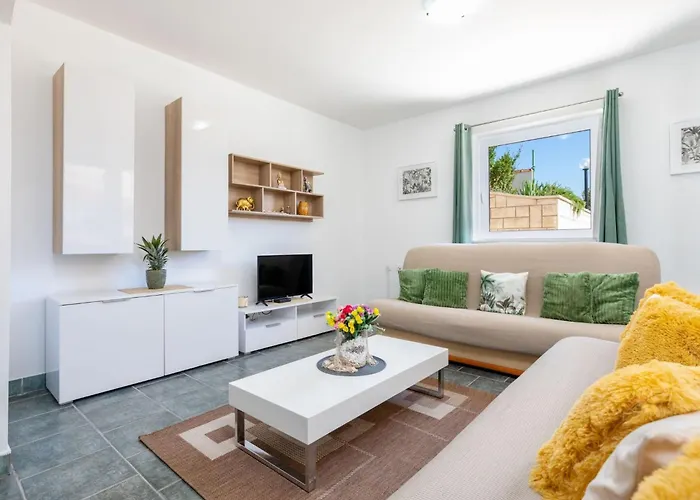 Apartment Maya S Mit Terrasse By Interhome Rogoznica (Sibenik-Knin)